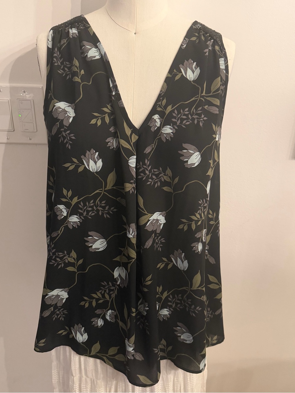 LOFT Black Floral V-Neck Sleeveless Camisole